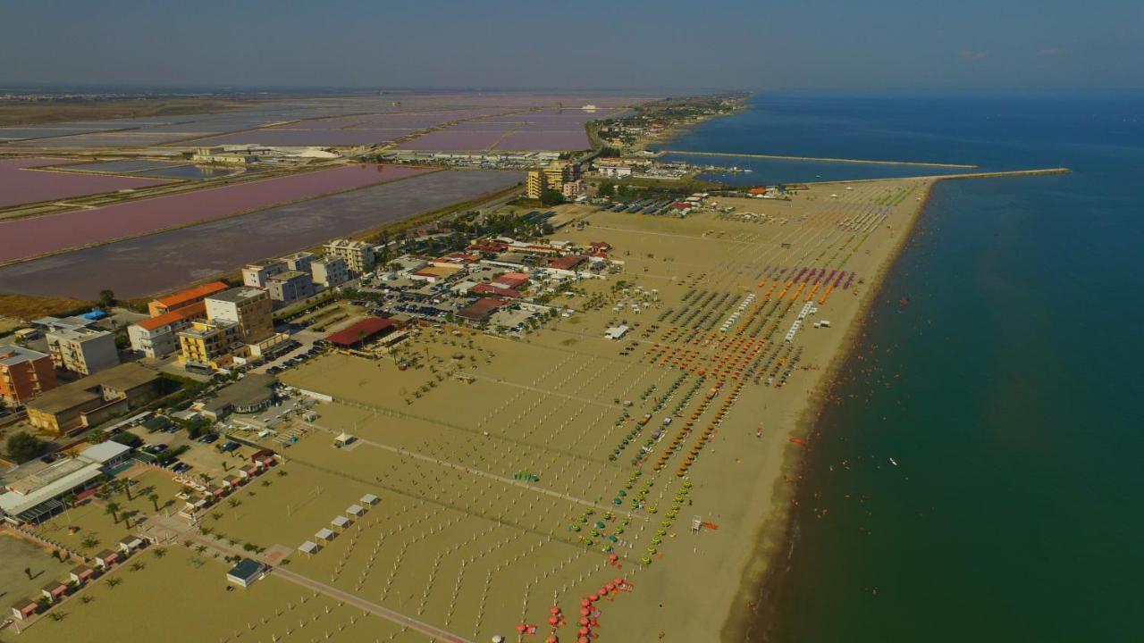 Torquemada Beach Club Margherita Di Savoia Luaran gambar