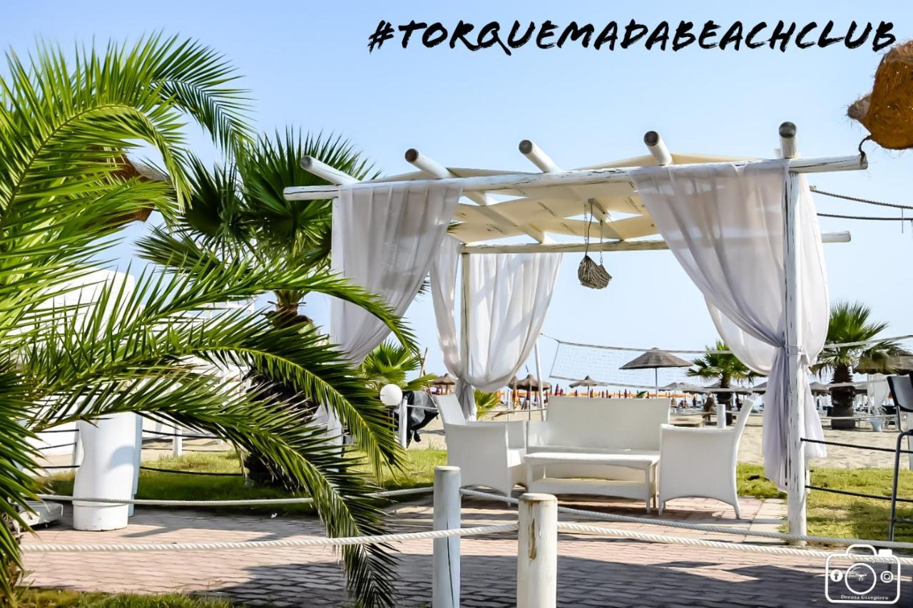 Torquemada Beach Club Margherita Di Savoia Luaran gambar