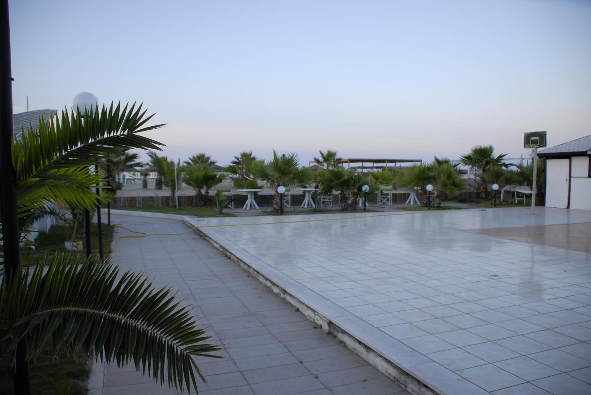 Torquemada Beach Club Margherita Di Savoia Luaran gambar